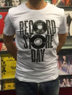 Record Store Day - T-Shirt White (M) in the group OTHER / MK Test 1 at Bengans Skivbutik AB (1966276)