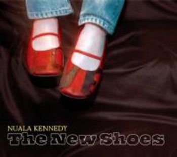 Kennedy Nuala - New Shoes in the group CD / Worldmusic/ Folkmusik at Bengans Skivbutik AB (1968841)