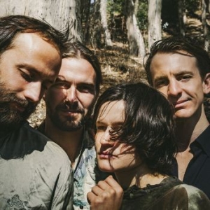 Big Thief - Two Hands in the group OUR PICKS / Album Of The Year 2019 / Årsbästa 2019 RollingStone at Bengans Skivbutik AB (3661355)