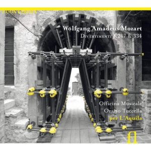 Wolfgang Amadeus Mozart - Mozart / Divertimenti K247 & 334 in the group Externt_Lager /  at Bengans Skivbutik AB (3758068)