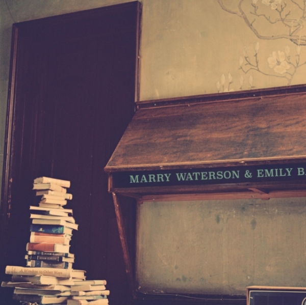 Marry & Emily Barker Waterson - A Window To Other Ways in the group VINYL / Bestsellers at Bengans Skivbutik AB (3934909)