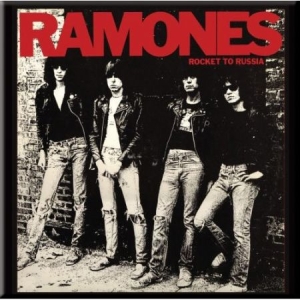 Ramones - FRIDGE MAGNET: ROCKET TO RUSSIA in the group MERCHANDISE / Magnet / Punk at Bengans Skivbutik AB (4225948)