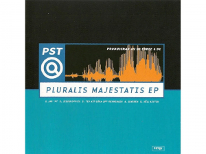Pst/Q - Pluralis Majestatis in the group MUSIK / CD-Maxi / Hip Hop-Rap,Pop-Rock,Svensk Musik at Bengans Skivbutik AB (470466)