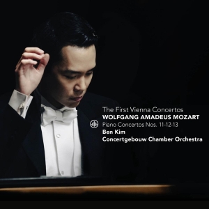 Ben Kim & Concertgebouw Chamber Orchestr - Mozart: The First Vienna Concertos i gruppen VI TIPSAR / Fredagsreleaser / Fredag den 8:e Mars 2024 hos Bengans Skivbutik AB (5513997)