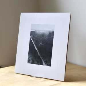 Vinyltillbehör - Lp-Displaystativ - Now Playing in the group OTHER / Vinyltillbehör at Bengans Skivbutik AB (5535917)