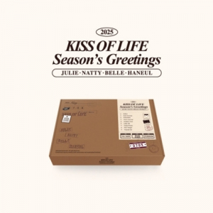 Kiss Of Life - 2025 Seasons Greetings + Photocard in the group OTHER / Övrigt /  at Bengans Skivbutik AB (5571595)