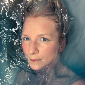 Ionnalee - Innocence Of Sound / Allting Vill Rinna Ut I Sand in the group VINYL / Pop-Rock at Bengans Skivbutik AB (5574939)