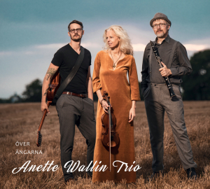 Anette Wallin Trio - Över Ängarna in the group CD / World Music at Bengans Skivbutik AB (5628127)