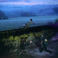 Van Holzen - Solang Die Erde Sich Dreht in the group OUR PICKS / Friday Releases / 2025-09-12 at Bengans Skivbutik AB (5633199)