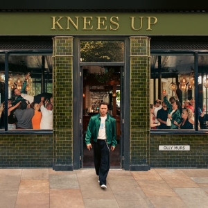 Olly Murs - Knees Up in the group OUR PICKS / Friday Releases / 2025-11-21 at Bengans Skivbutik AB (5644588)
