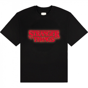 Stranger Things - Logo With Christmas Lights Uni Bl T-Shirt in the group MERCHANDISE / T-shirt / Soundtrack at Bengans Skivbutik AB (5649139r)
