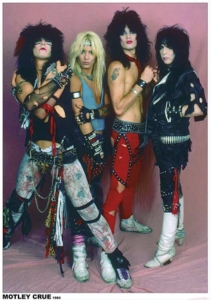 Mötley Crue - Motley Crue Group (91,5 X 61 Cm) in the group MERCHANDISE / Poster / Heavy Metal at Bengans Skivbutik AB (5668440)