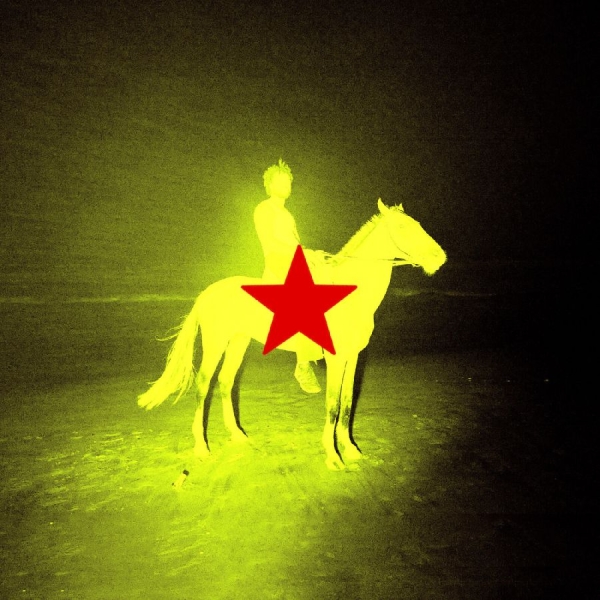 Genesis Owusu - Redstar Wu & The Worldwide Scourge in the group OUR PICKS / Friday Releases / 2026-07-17 at Bengans Skivbutik AB (5675344)