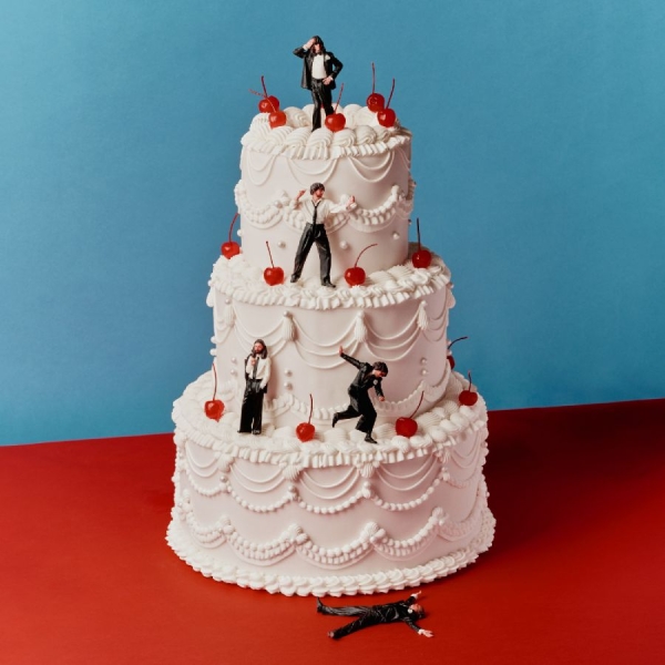 Blossoms - Songs From The Wedding Cake in the group CD / Upcoming releases / Pop-Rock at Bengans Skivbutik AB (5677689)