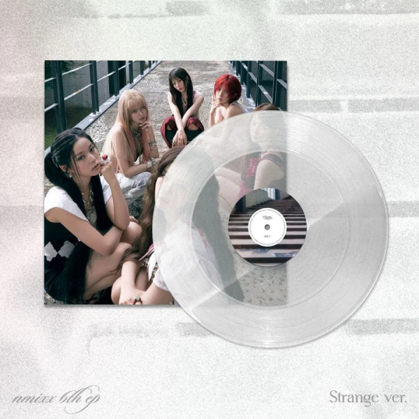 Nmixx - Strange Muse (Strange Ver.) in the group VINYL / Upcoming releases / K-Pop,Pop-Rock at Bengans Skivbutik AB (5692177)