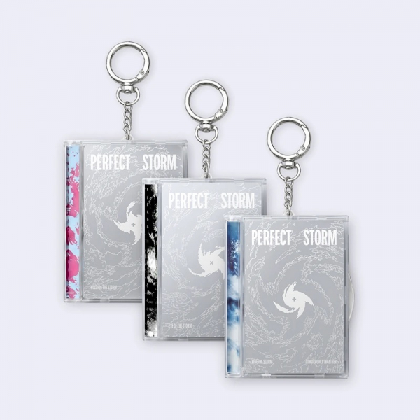 Txt - Perfect Storm (Photocard Case Ver.) (Random Ver.) in the group MERCHANDISE / Merch+Code / Kommande / K-Pop at Bengans Skivbutik AB (5696760)