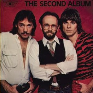 707 - Second Album in the group CD / Pop at Bengans Skivbutik AB (696544)