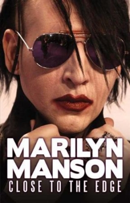 Marilyn Manson - Close To The Edge (Dvd Documentary) in the group Minishops / Marilyn Manson at Bengans Skivbutik AB (883739)
