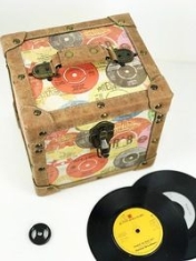 Vinyl Storage - 7 Inch 50 Record Storge Carry Case - RETRO in the group OTHER / MK Test 1 at Bengans Skivbutik AB (3737699)