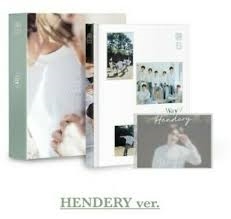 WayV - Photobook HENDERY Version i gruppen MERCHANDISE / Merch / K-Pop hos Bengans Skivbutik AB (4062160)