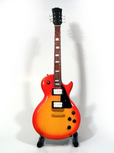 Zappa Frank - Minigitarr Gibson (Höjd Ca 25Cm)